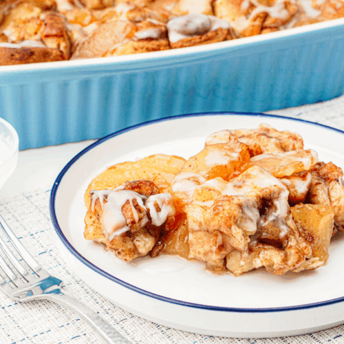A black screen with orange and white stripes, reminiscent of the warm hues found in freshly baked apple cinnamon rolls.
